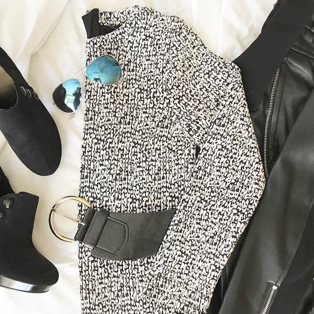 Banana Republic Black and White Long Sleeve Dress